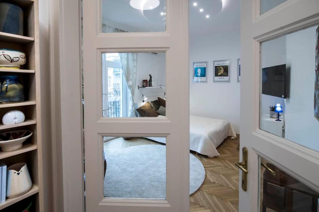 Gorgeous Flat Right Near The City Center Budapest Eksteriør billede
