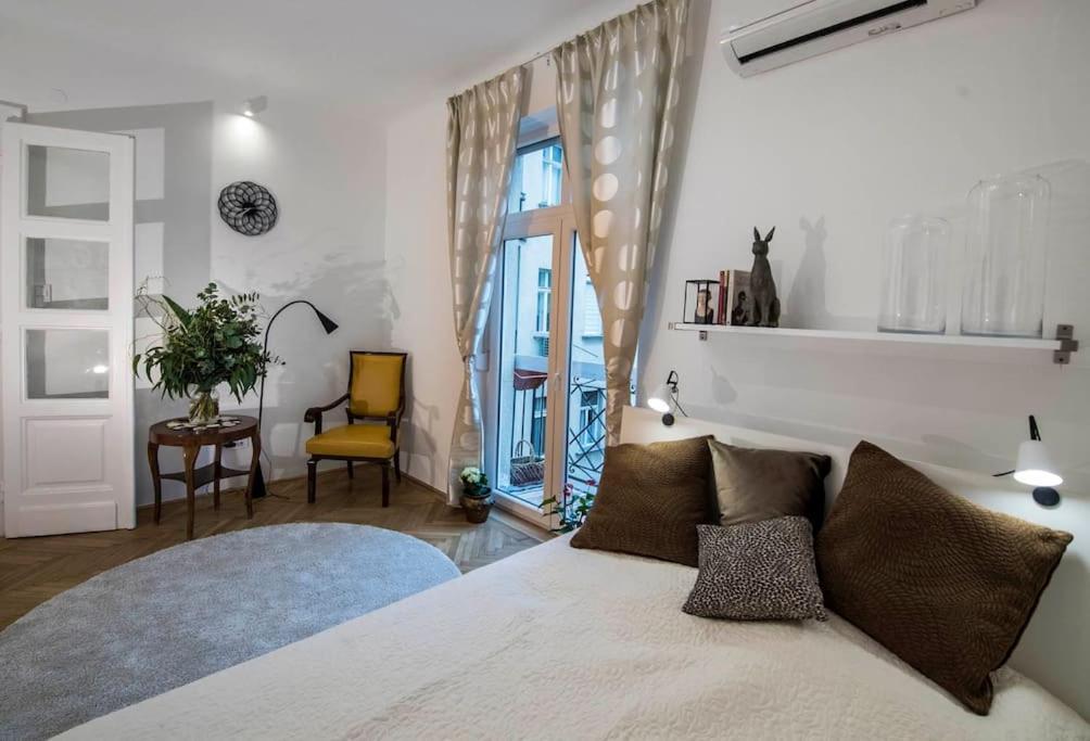 Gorgeous Flat Right Near The City Center Budapest Eksteriør billede